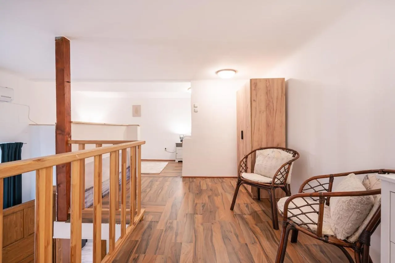 Innova Vision Apartment Budapest 0*,